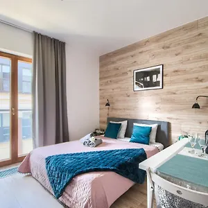 Pawia Deluxe 3*, Warszawa Polska